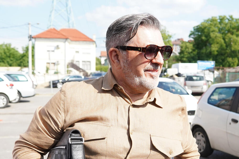 FOLKER ŽIVI U ČISTOM LUKSUZU SA PORODICOM: Zavirite u njegov DOM, a tek da vidite VOZNI PARK, svaka ČAST