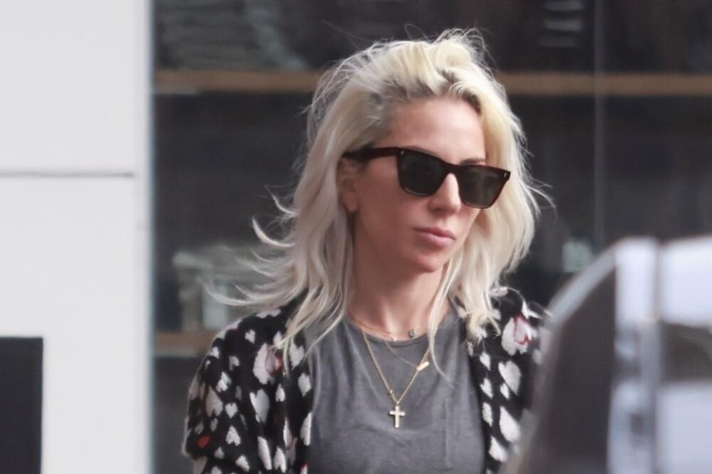 ŽENO, STANI MALO! Tvrde da je VATRENA PLAVUŠA PRETERALA sa KOREKCIJAMA: Uobličila se, jedna promena POSEBNO ŠOKIRA