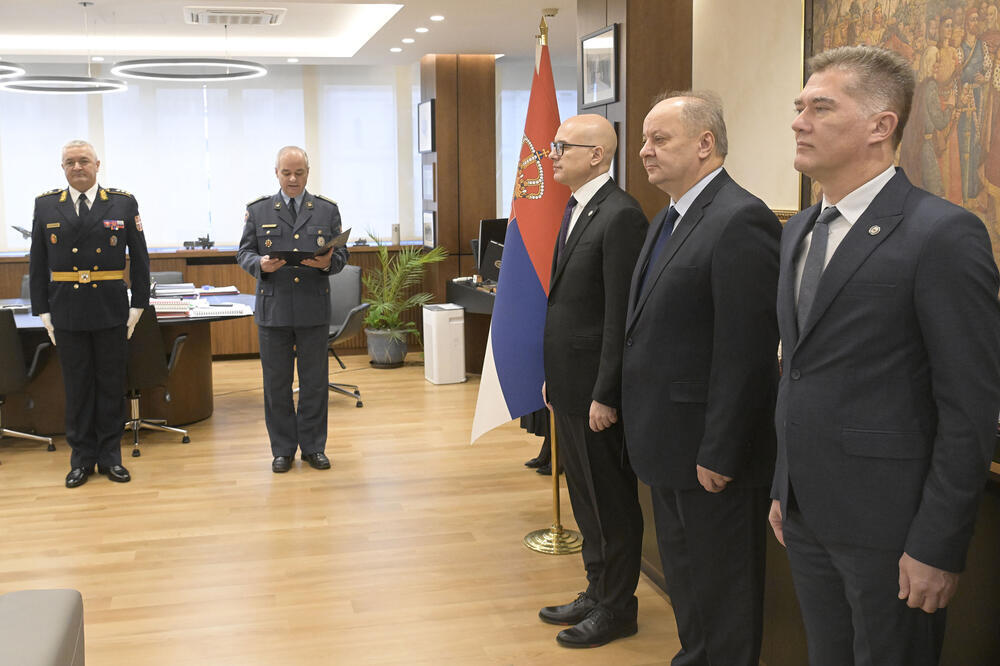 GENERAL-MAJOR ŽELJKO PETROVIĆ NOVI DIREKTOR INSPEKTORATA ODBRANE: Vučević mu danas uručio Ukaz o postavljenju