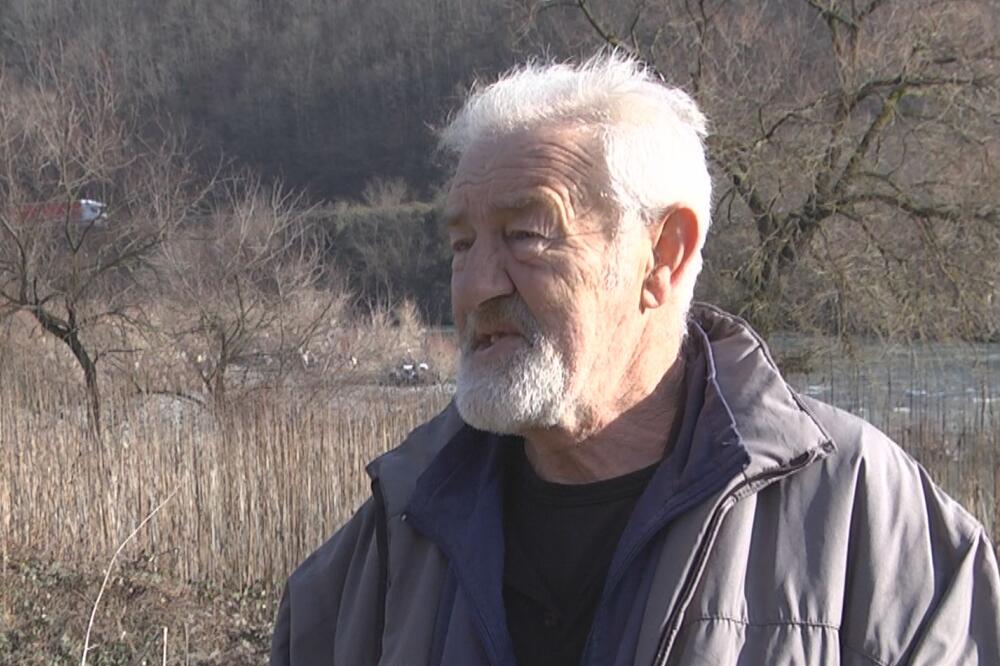 "PREVRNUĆU SVAKI KAMEN DA NAĐEM MOJE DETE": Milojica NE ODUSTAJE od POTRAGE za SINOM Ivicom, obilazi REKU Lim! FOTO