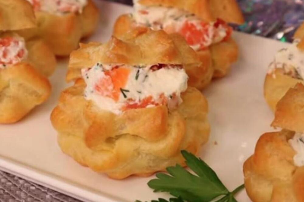 NEODOLJIVO SVEČANO PREDJELO PUNJENO SIROM I ŠUNKOM: Slane princes krofne koje će se SVIMA SVIDETI