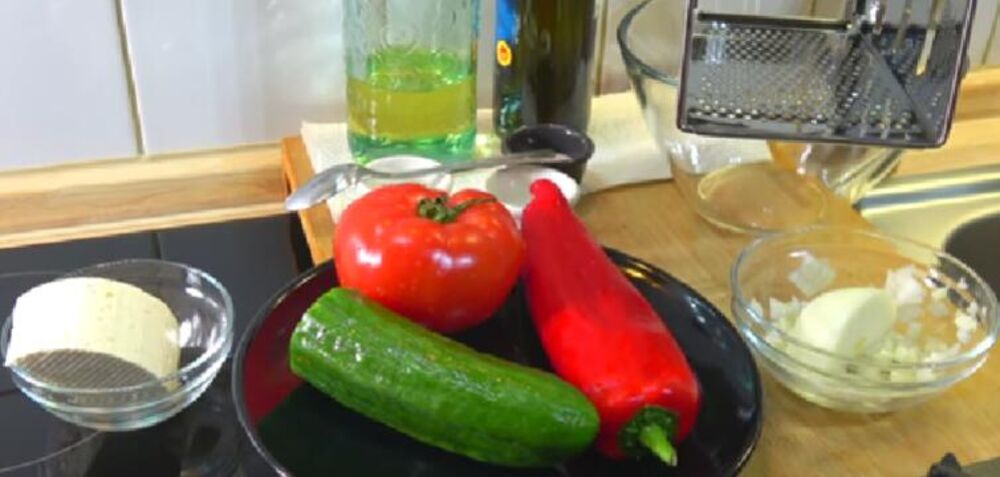 Sastojci za kafansku šopsku salatu