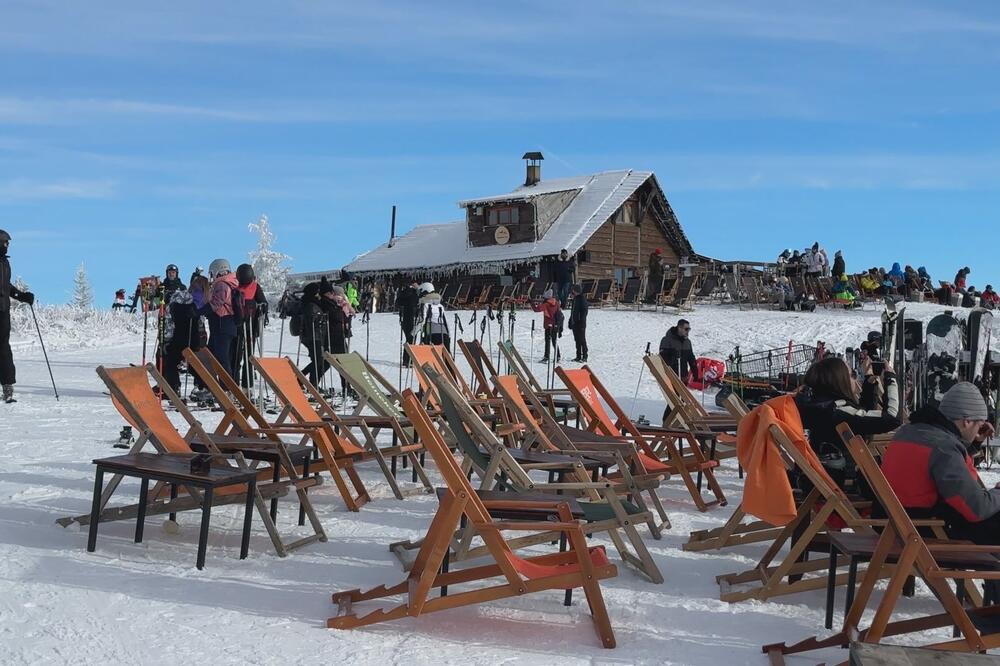 ČAJ 250, PLJESKAVICA 1.200! Beograđanka se od CENA na srpskoj planini HVATA za glavu, a jedna stavka je FRAPIRAJUĆA