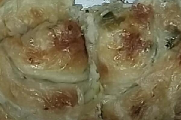 BUGARKE SAMO OVAKO PRAVE NAJBOLJU PITU: Praziluk, pečurke i sir - recept kakav samo možete da poželite