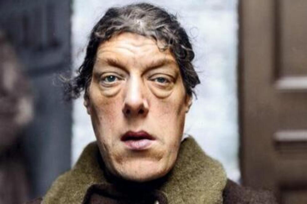 ONA JE DOBILA NAGRADU ZA NAJRUŽNIJU ŽENU NA SVETU: Jednu FOTKU je debelo NAPLATILA, muškarci kad je vide BEŽE