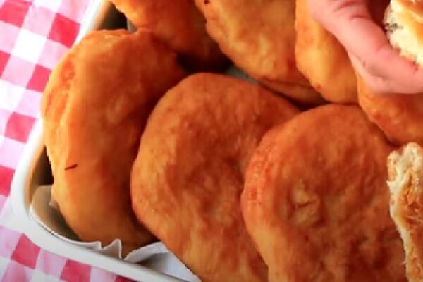 POSNE MEKIKE BEZ KVASCA: Najmekše pecivo iz detinjstva - recept kakav samo naše bake znaju