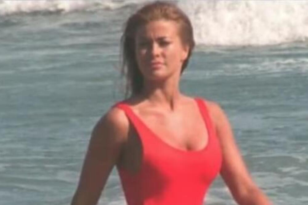 "IMALA SAM POLNE ODNOSE SA FUDBALEROM GDE GOD SMO STIGLI LIZALI SLADOLED I RADILI OVO": Vrela plavuša iznela ISTINU