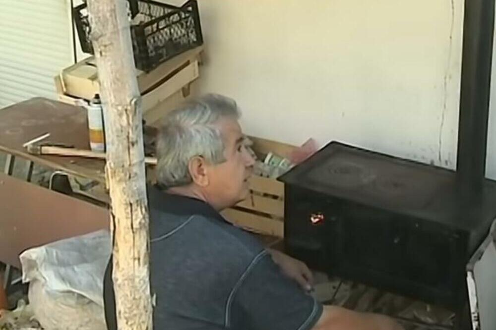 ZA CELU ZIMU NA GREJANJE POTROŠI SAMO ČETIRI METRA DRVA: Genije iz Žagubice sam napravio ŠPORET ŠTEDIŠU (VIDEO)