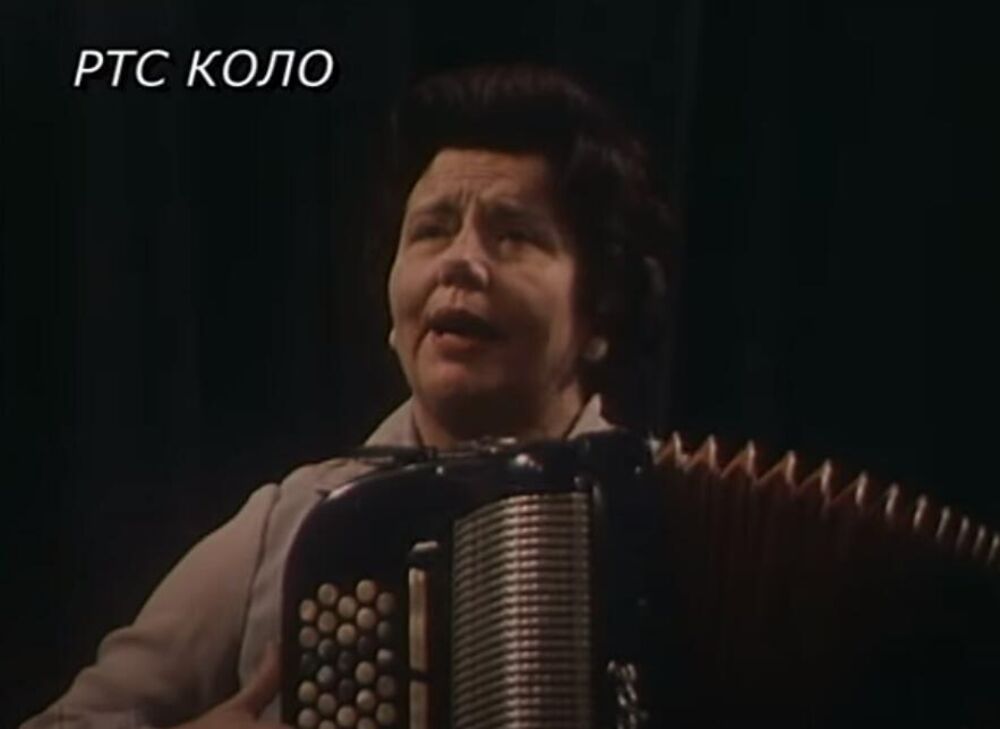 Prvi put je nastupila na Radio Beogradu 1932.godine