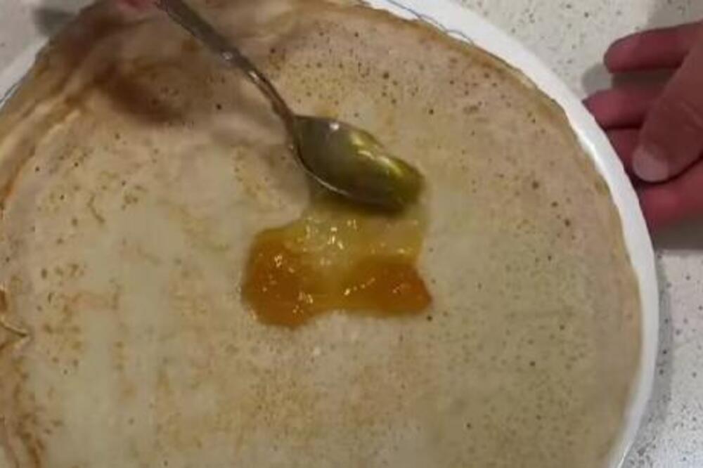 POSNE PALAČINKE NA 3 NAJBOLJA NAČINA: Mekane i vazdušaste - trik profesionalaca sa 1 sastojkom