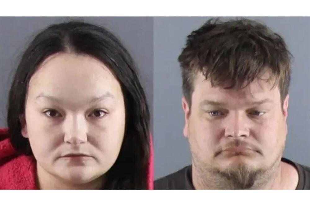 "IZGLEDALO JE KAO DA NEMA MIŠIĆE": Roditelji mučili i izgladnjivali sina DO SMRTI, davali JEZIVE instrukcije bratu