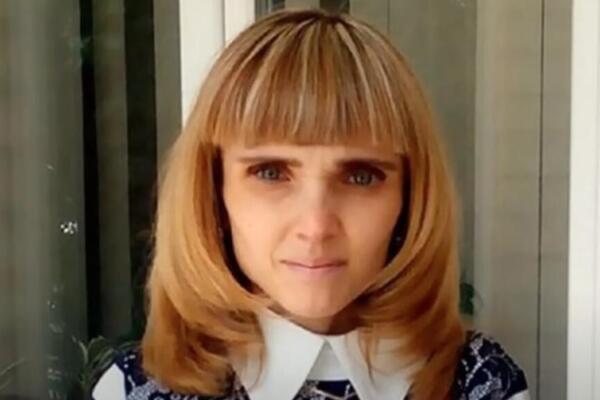 KRISTINA IZ RUSIJE JELA JEDNU JABUKU DNEVNO GODINAMA PA JOJ SE LICE IZDEFORMISALO: Slike PRE I POSLE su JEZIVE FOTO