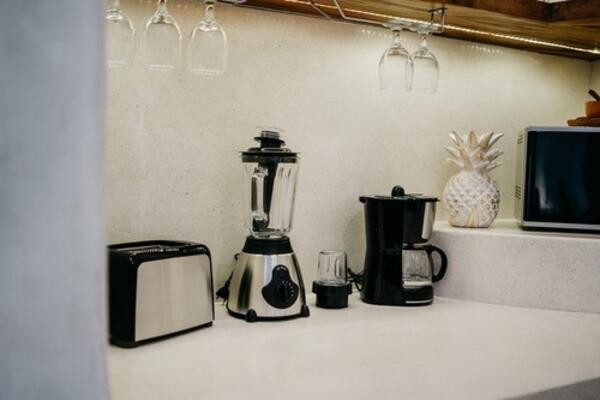 SVI MISLE DA IH OVAJ ELEKTRIČNI UREĐAJ U DODIRU SA VODOM MOŽE UBITI: Električar otkrio ISTINU, evo koliko je OPASAN