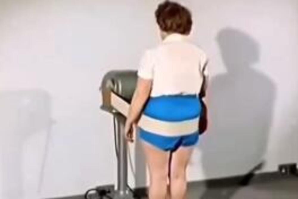 OVAKO SU IZGLEDALE TERETANE U KOJIMA SU BILE SAMO ŽENE 1960. GODINE: Vežbale su u SUKNJICAMA, a SPRAVE su PRAVI HIT