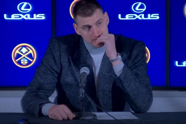 JOKIĆ PONOVO BRILJIRAO NA KONFERENCIJI: Pogledao u roleks, pa se zamislio - trebalo mi je 9 godina, šalim se...