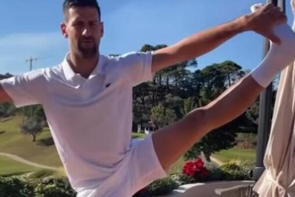 TRAŽILI STE, GLEDAJTE! Đoković postavio izazov: Možete li vi da uradite Utthita Hasta Padangusthasana pozu? VIDEO