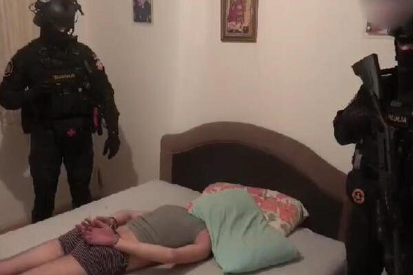 JEDAN OD UHAPŠENIH ZBOG SLANJA DOJAVA O BOMBAMA MALOLETNIK (15) IZ ČEŠKE: Novi detalji policijske akcije