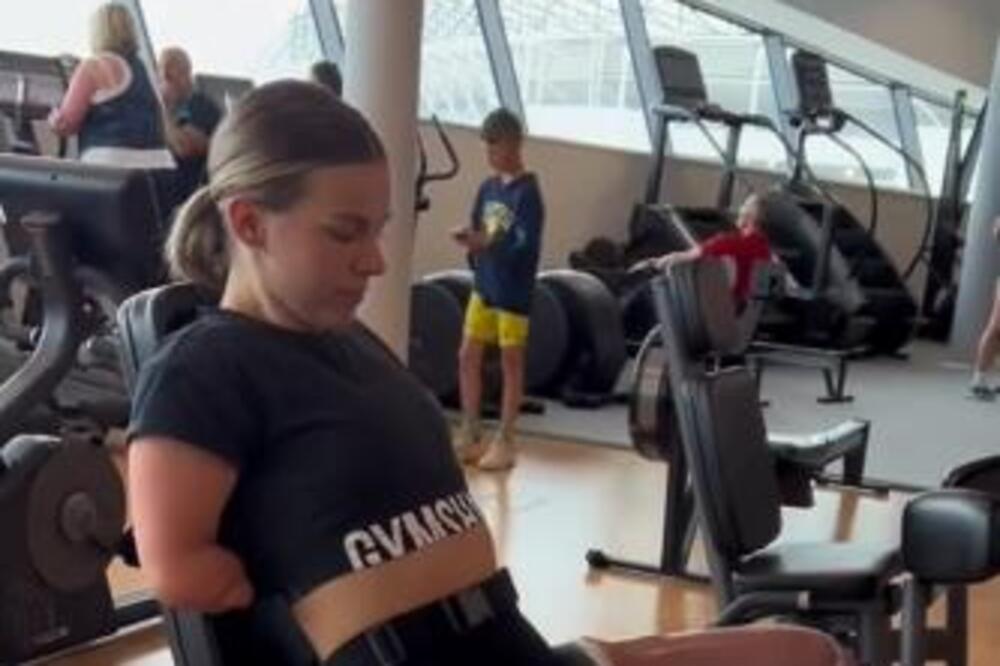 OSTALA BEZ RUKU I NOGU, ALI I DALJE PRATI SVOJE SNOVE: Kad budete videli šta RADI zanemećete - PRAVA ZVER (VIDEO)