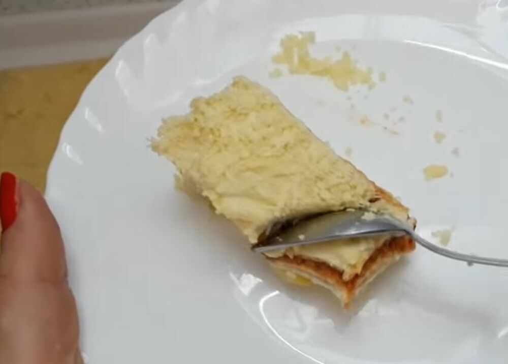 Pisna torta sa rozen korama