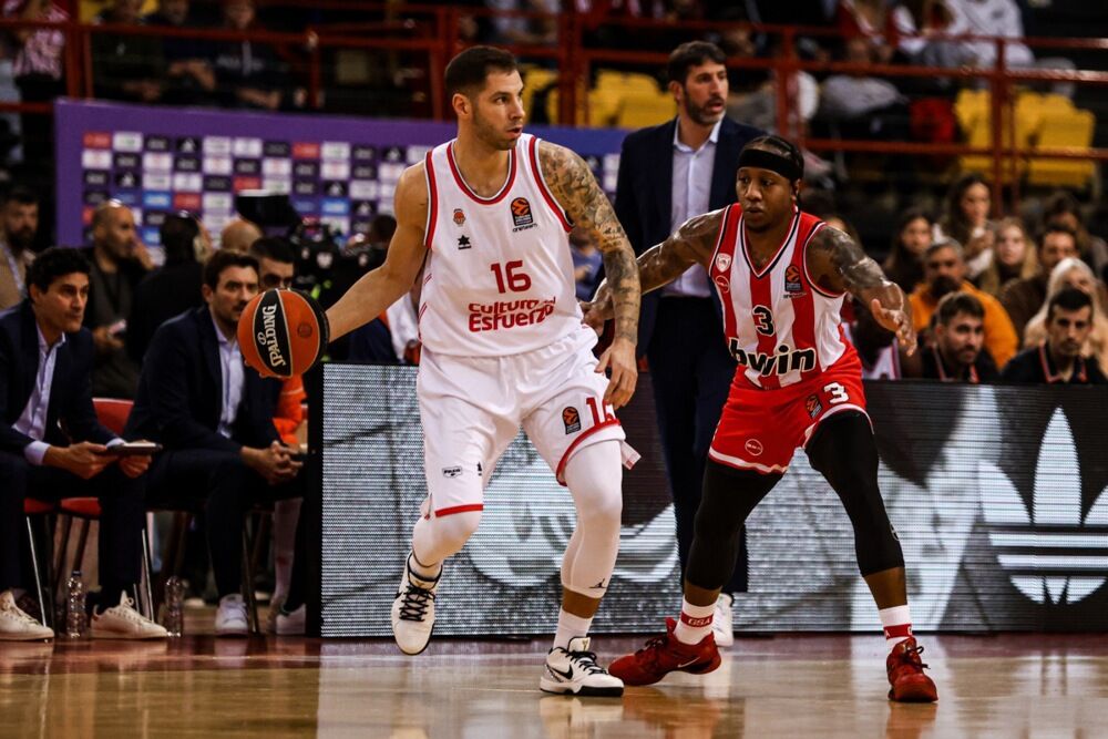 Stefan Jović u dresu Valensije