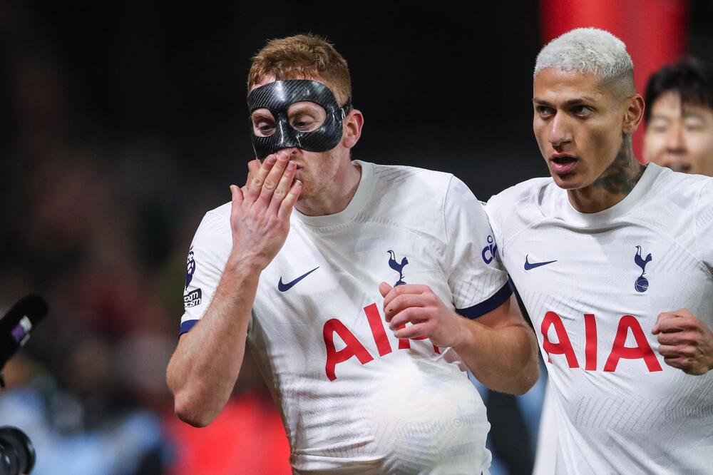 GOL I ASISTENCIJA KULUŠEVSKOG U NOTINGEMU! Totenhem se vraća kući sa tri boda (FOTO)