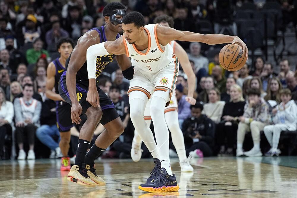 SVEMU DOĐE KRAJ: San Antonio pobedi prvi put od 5. novembra!