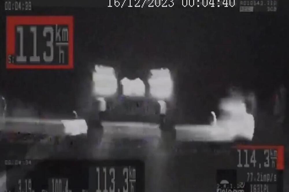 OBJAVLJEN SNIMAK DEČAKA KOJI JE DIVLJAO BMW-OM SKORO 120 NA SAT: Otac mirno posmatrao na mestu SUVOZAČA (VIDEO)