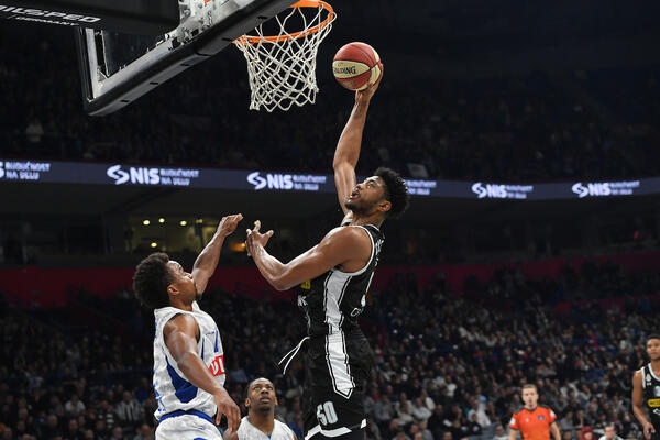 PARTIZAN NA KRILIMA SERIJE 15:0 SLOMIO BUDUĆNOST! Podgoričani igrali jednu i po četvrtinu (VIDEO/FOTO)