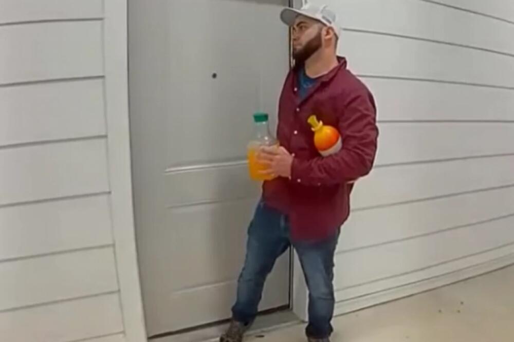 OVO JE MUŠKARAC KOJI JE OPLJAČKAO STAN: Ukrao samo DVE stvari, policija sumnja da je pravio (VIDEO)