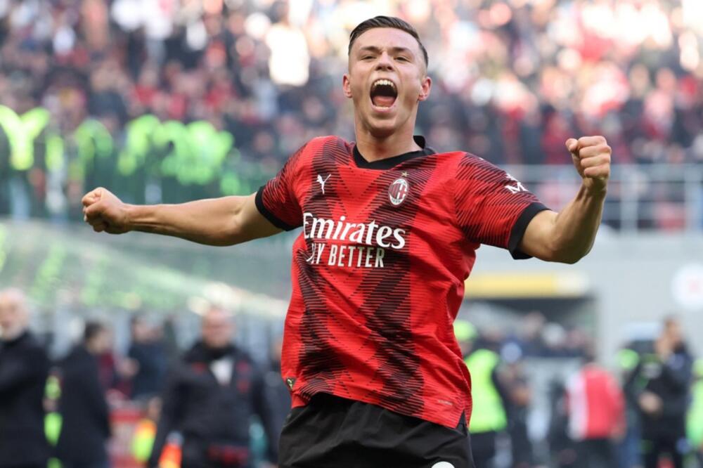 SRPSKI VUNDERKIND ZABLISTAO U DRESU MILANA: Postigao svoj prvenac i oduševio San Siro!