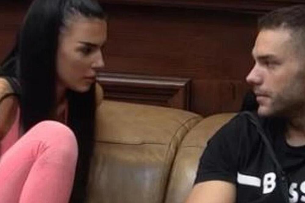 "TI SI NAMAZANI FOLIRANT!" Anita sasula Anđelu SVE U LICE, on uzvratio JAKIM REČIMA koje odzvanjaju ŠIMANOVCIMA