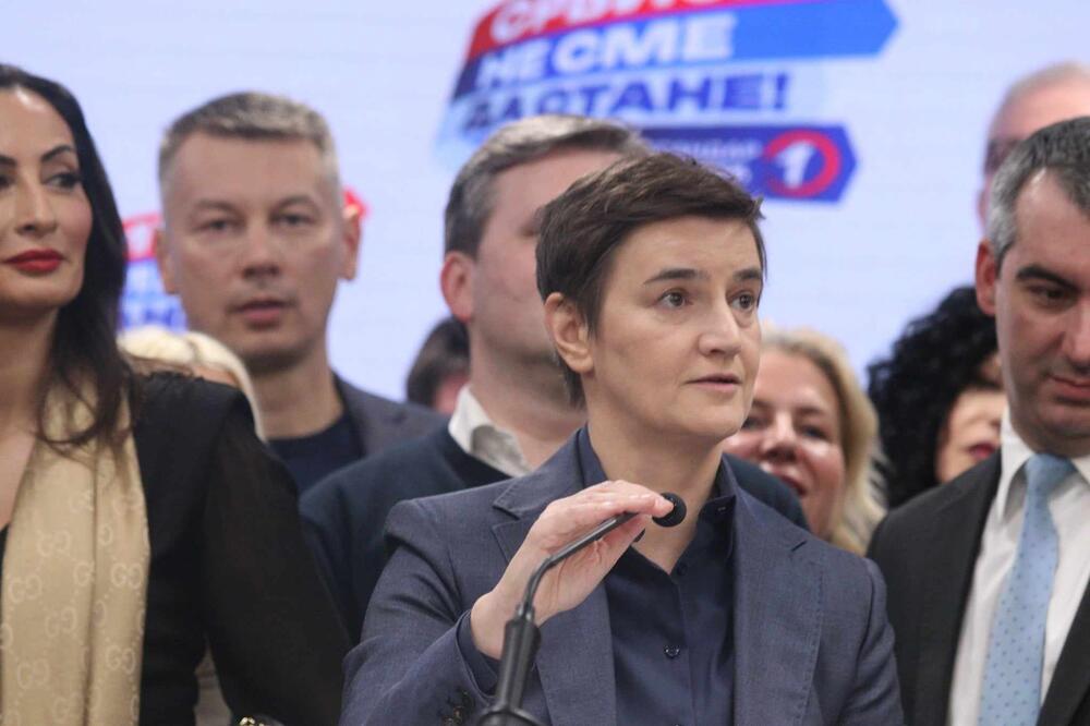 "U OVOM TRENUTKU IMAMO 47,1 ODSTO GLASOVA": Ana Brnabić se obratila iz sedišta SNS