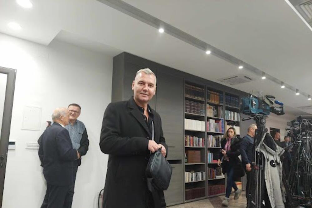 Srbi slomljeni zbog prizora! Mama mu na Vaskrs izašla iz kome, a sada je i hrani - voditelj Pinka rasplakao naciju