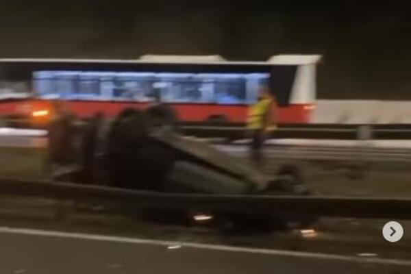 PRELETEO BANKINU, PA ZAVRŠIO NA KROVU: Saobraćajka kod Bubanj potoka, SRČA JE SVUDA (VIDEO)