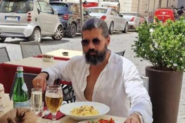 IVANA ŠPANOVIĆ JE NAČINILA PRVI KORAK: Prepoznajete li ovog dasu? (FOTO)