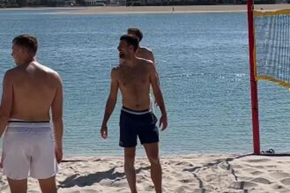 NEMA POPUSTA NI ZA PRIJATELJE: Đoković igra svaki poen kao da je zadnji i sjajno se zabavlja! (VIDEO)