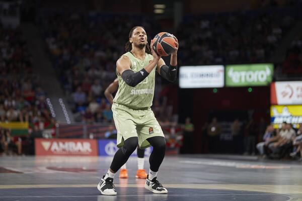 "NIJE UVEK BILO LAKO NA TERENU, ALI JE SVE VREDELO!" Gilespi se oprostio od Bajerna (FOTO)