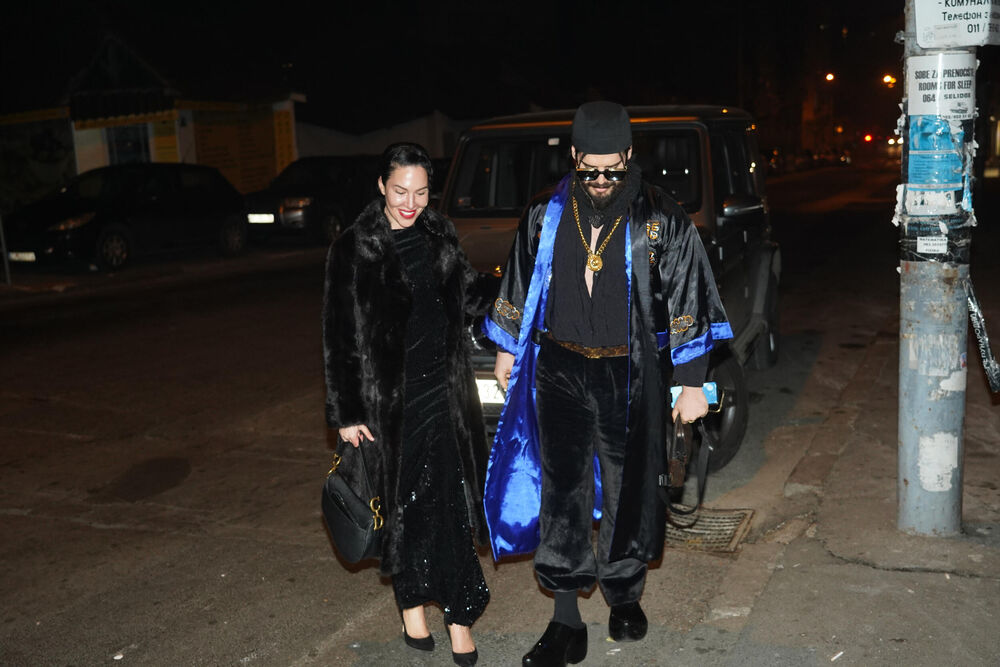 Mnogi Srbi se pitaju ko je zapravo porodica Adaktar