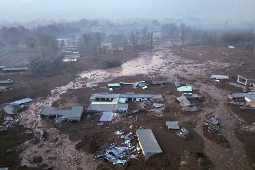 SPASIOCI POKUŠAVAJU DA SPREČE SEKUNDARNU KATASTROFU: Najmanje 118 mrtvih, preko 500 povređenih u Kini (FOTO/VIDEO)