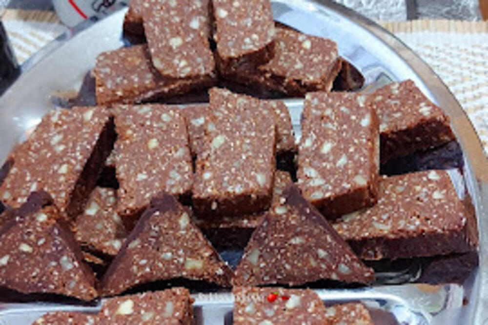 CELA JUGOSLAVIJA JE JELA OVAJ KOLAČ, TOLIKO SU UŽIVALI U NJEMU DA IM NIKAD NIJE BILO DOSTA: Bake se KUNU u njega