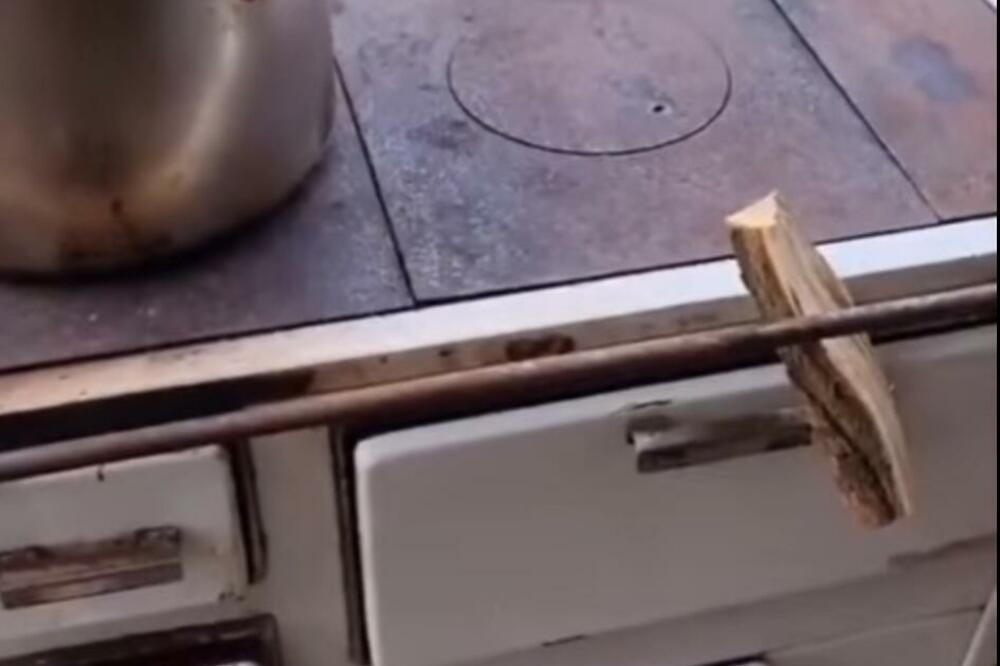 BAKINA PITA IZ SMEDEREVCA VRAĆA MNOGE U DETINJSTVO: Zbog ovog snimka neki su i ZAPLAKALI, a tek da vidite 1 DETALJ