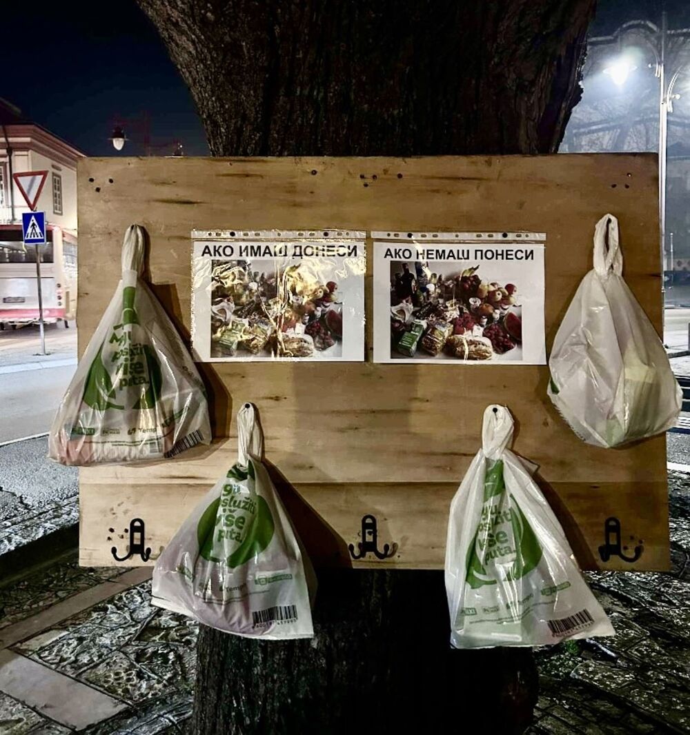 Pano 'Ako imaš donesi, ako nemaš ponesi'