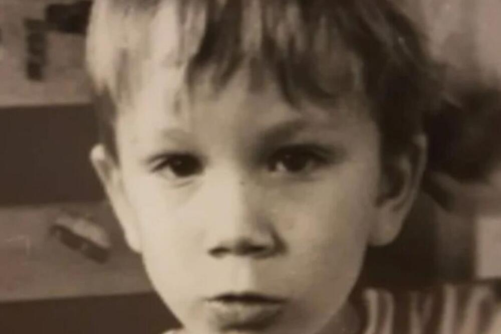 KAO MALI JE IZGUBIO OCA, ODRASTAO JE U NEMAŠTINI! Obećanje koje je dao majci je POTRESNO: Da li znate ko je dečak?