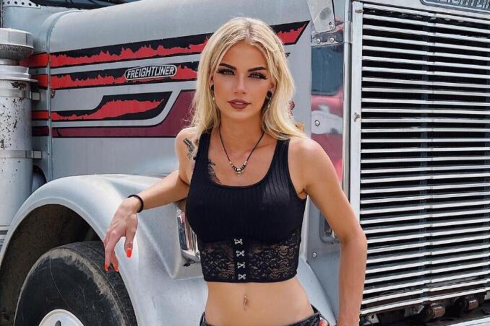 ZANOSNA PLAVUŠA IZGLEDA KAO BARBIKA, A VOZI KAMION: Muškarci ZAPENILI za njom, a tek da vidite KOLIKO ZARAĐUJE...