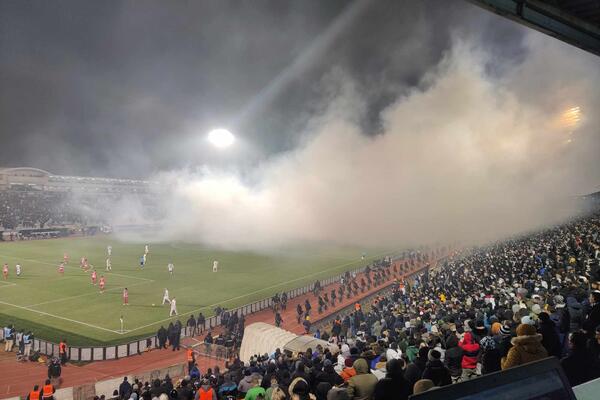DERBI MORAO DA BUDE PREKINUT! U Humskoj se nije video prst pred okom! (FOTO)
