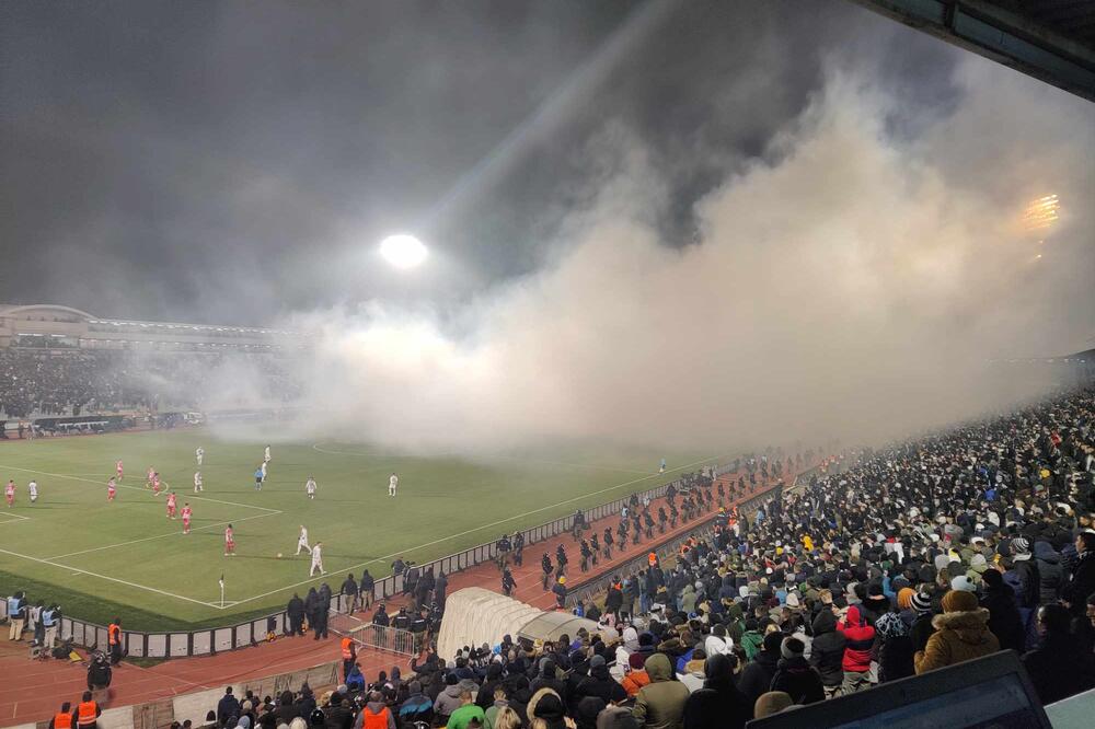 DERBI MORAO DA BUDE PREKINUT! U Humskoj se nije video prst pred okom! (FOTO)