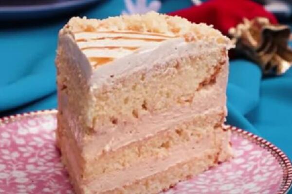 NAJBOLJA TORTA ZA PRAZNIKE: "Zlatni ključ" - poslastica sa kremastim filom i natopljenim korama