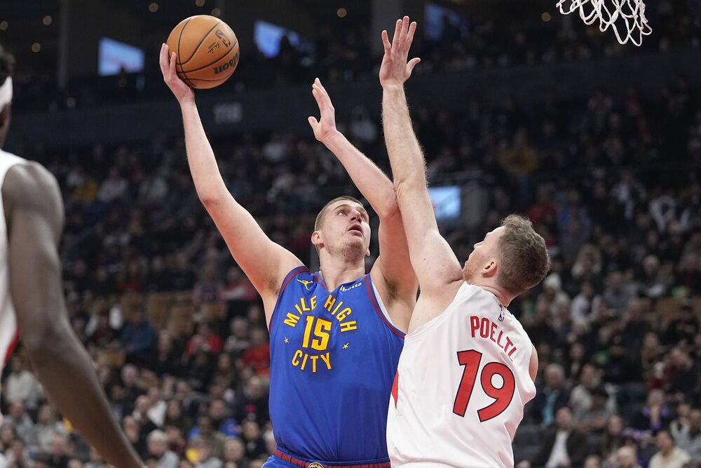 Nikola Jokić na utakmici Toronta i Denvera