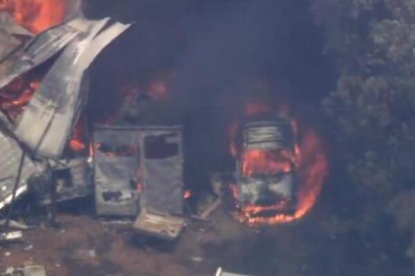 DRAMA U TOKIJU: Gori avion na PISTI