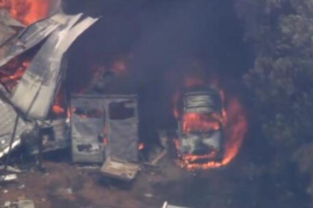 POŽAR U AUSTRALIJI VAN KONTROLE, VATRA GUTA KUĆE: Stravični prizori lede KRV, životi su u OPASNOSTI (VIDEO)